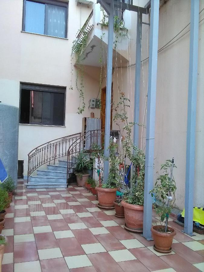 Vila Sula Guesthouse ドゥラス エクステリア 写真